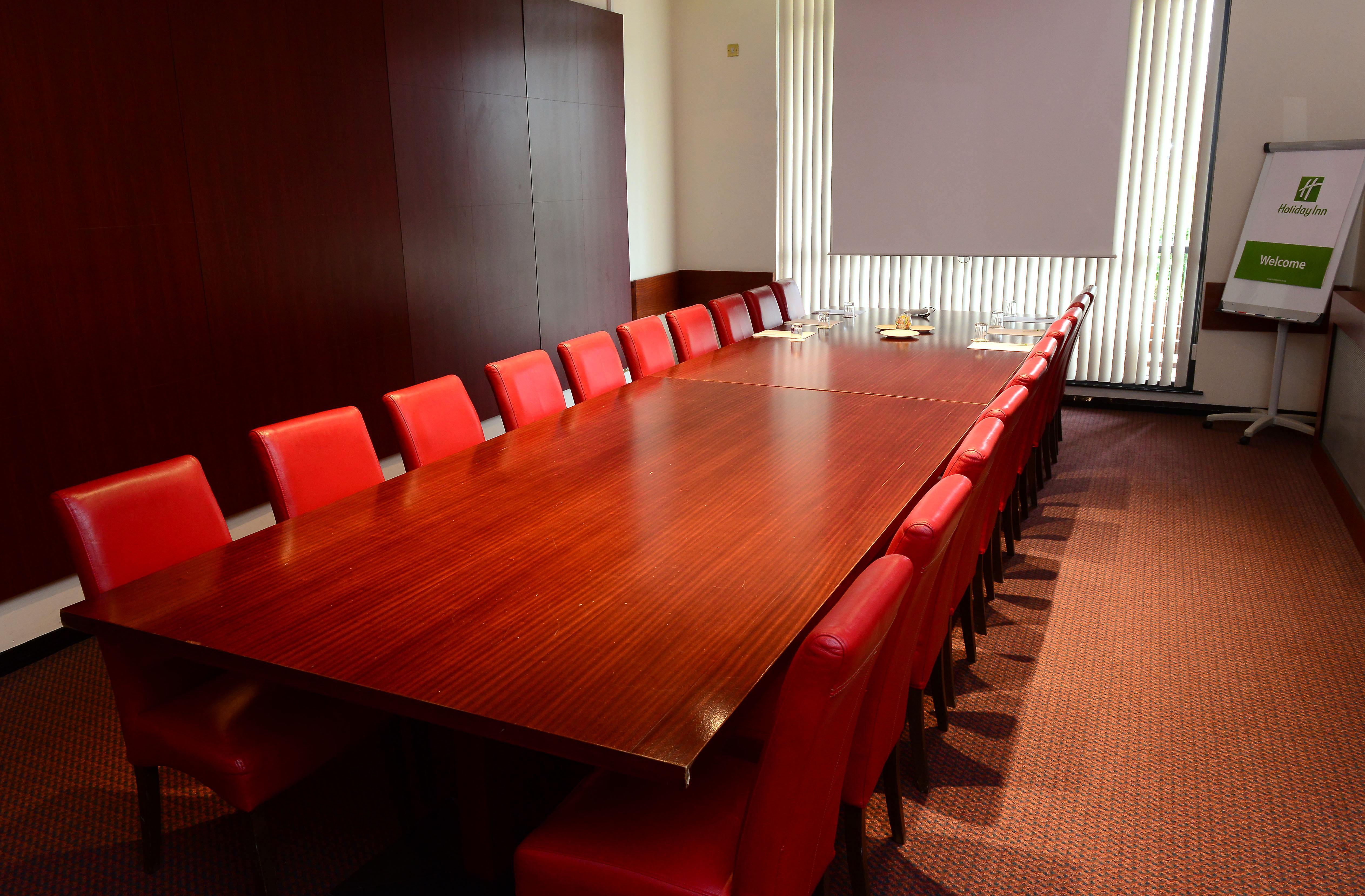 Holiday Inn Telford Ironbridge By Ihg Bagian luar foto