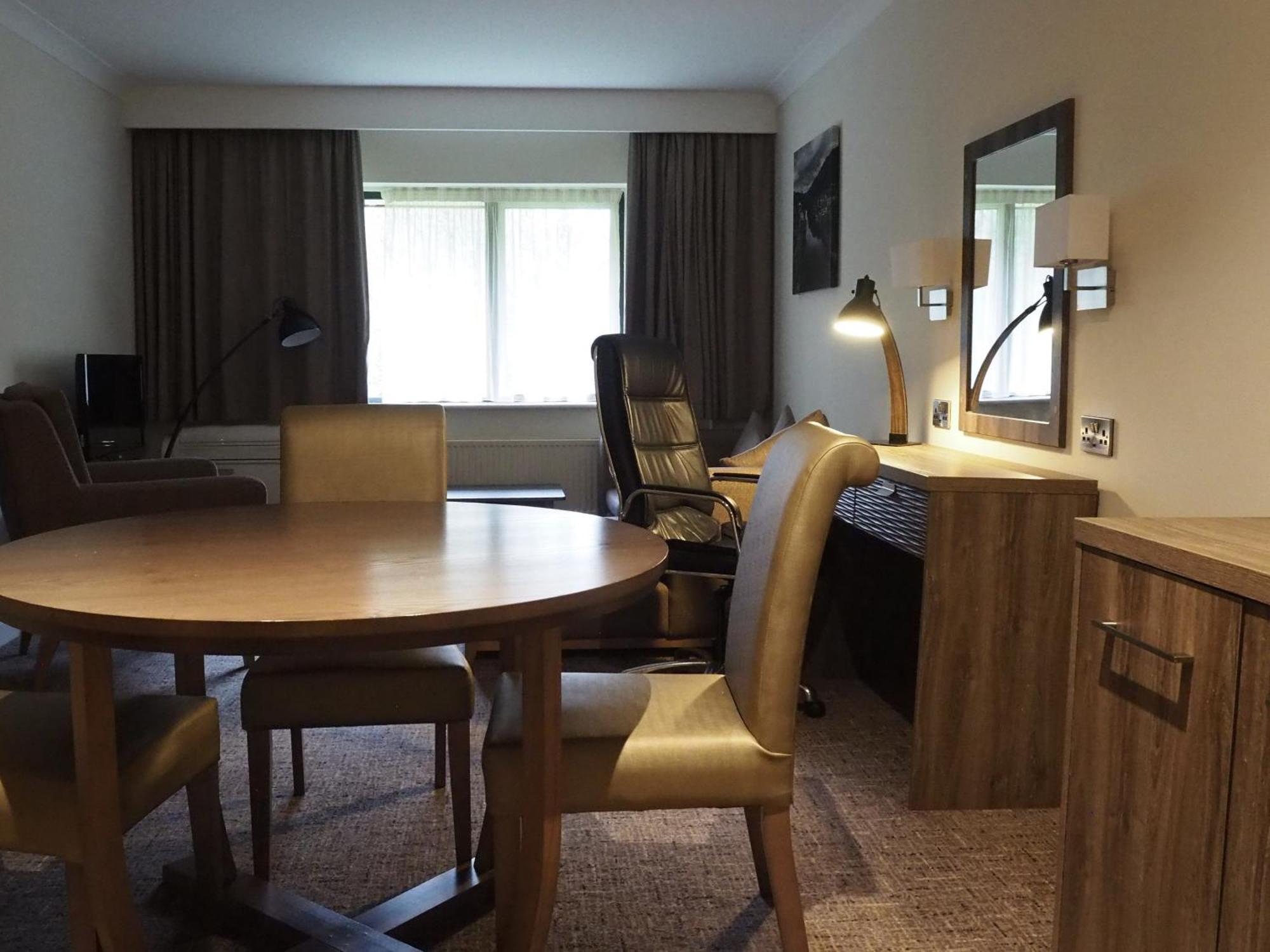 Holiday Inn Telford Ironbridge By Ihg Bagian luar foto